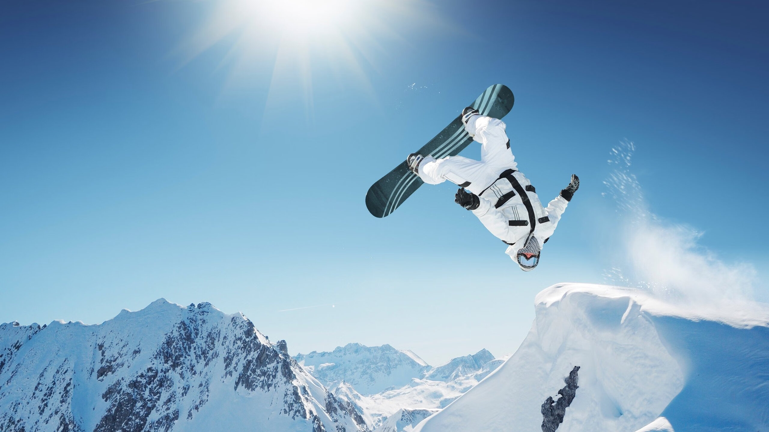 国际足球的商业发展策略在年会上被重点讨论,足球去商业化